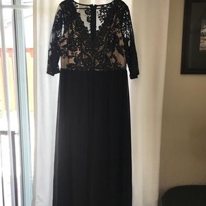 Forever 21 Plus Long 3/4 sleeve Black Lace Dress